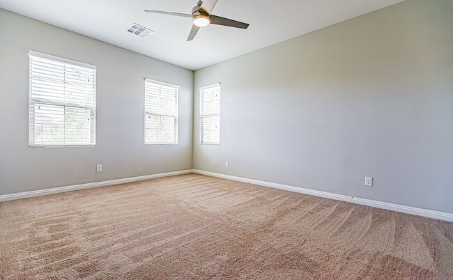 Building Photo - Beautiful Home in a Gated Community