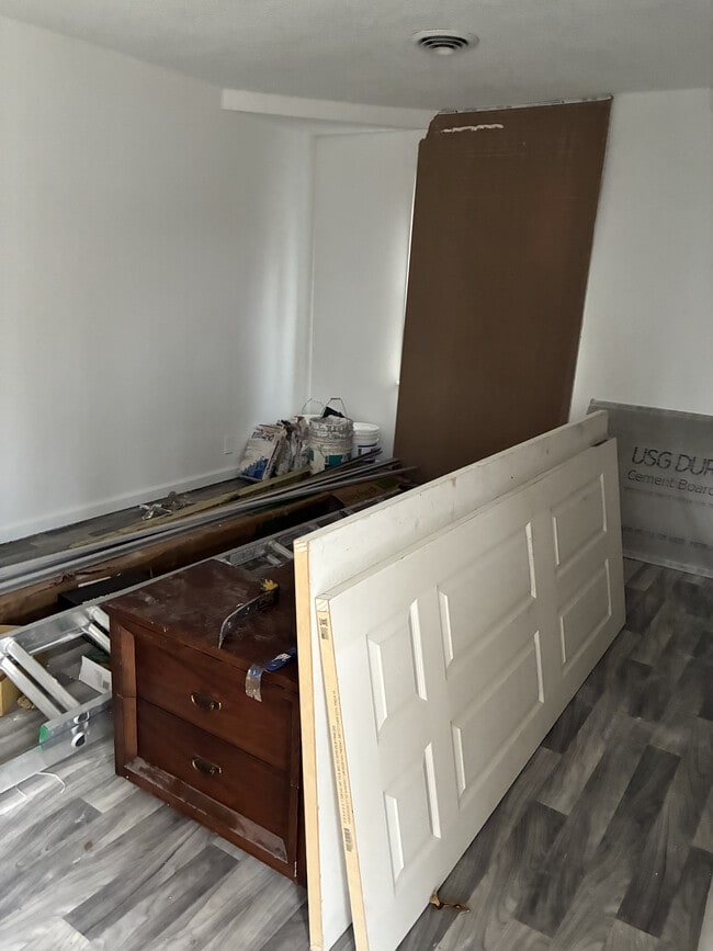 Building Photo - 30 Delores Dr