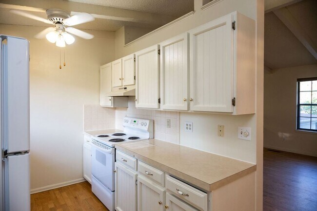 Building Photo - Spacious 4 Bedroom in Mid-Town Fort Collins