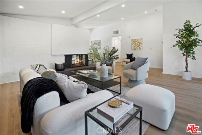 Building Photo - 18244 Jovan St