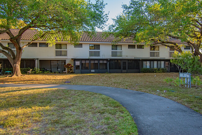 Building Photo - 7790 Lago Del Mar Dr