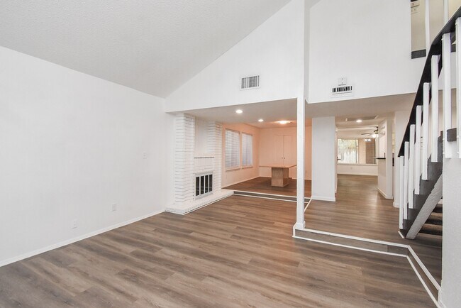 Building Photo - 7814 Candlegreen Ln