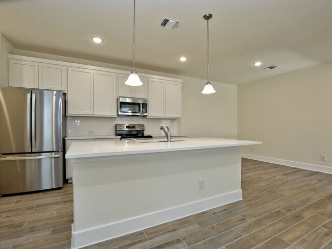 Building Photo - 412 Parkline Dr