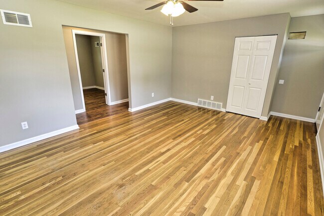 Building Photo - 2635 Netherton Dr