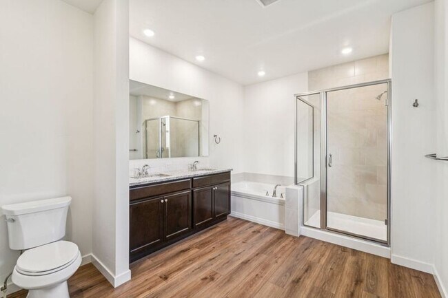 Building Photo - 7877 E Beaufort St