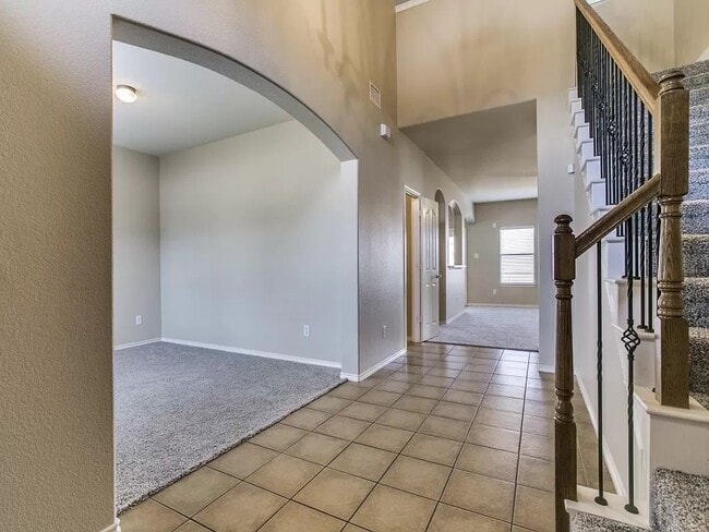 Building Photo - 13212 Alyssum Dr