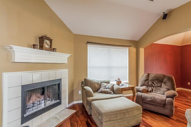 Building Photo - 3612 Bird House Dr