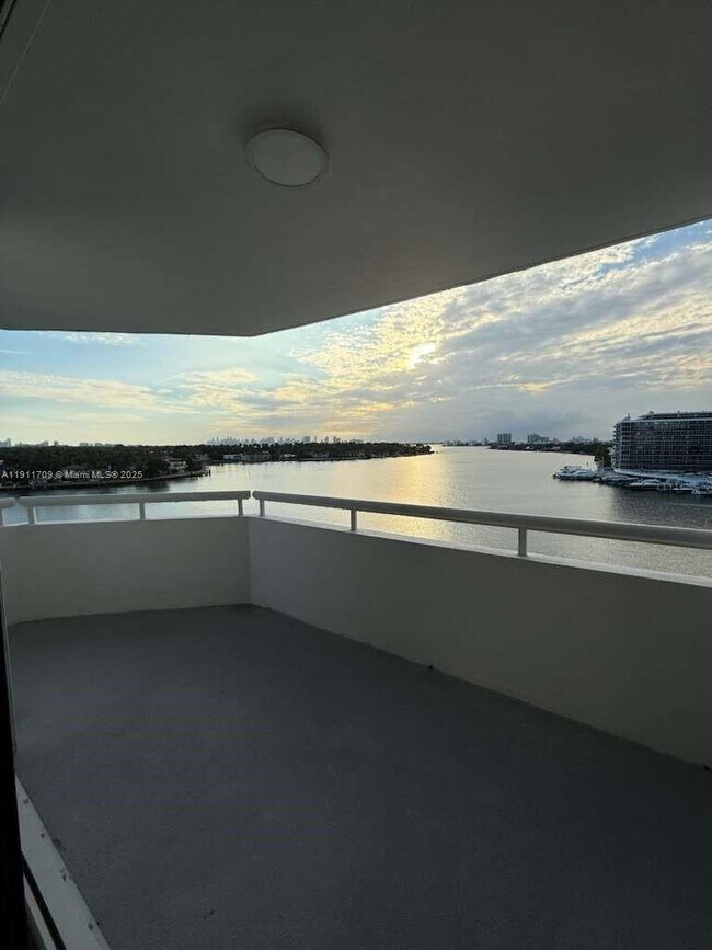 Building Photo - 6820 Indian Creek Dr