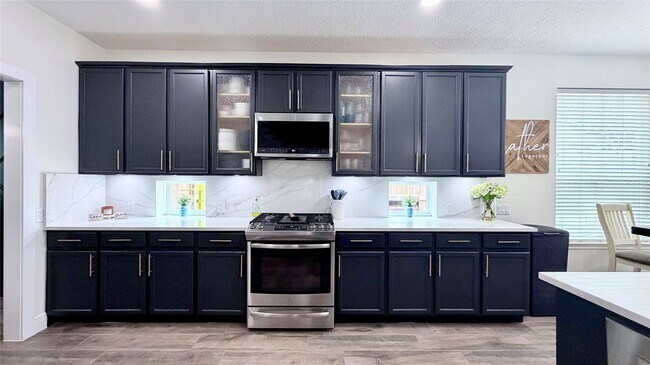 Building Photo - 2708 Sunnycreek Ln