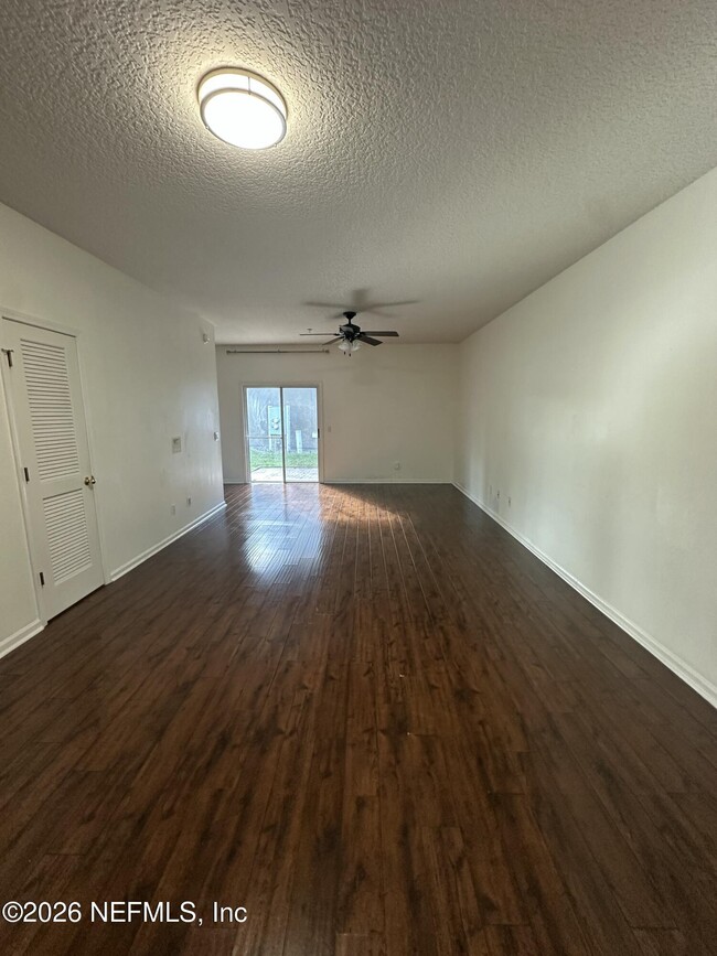 Building Photo - 271 Leese Dr