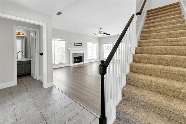 Building Photo - 15614 Lago Villa Dr