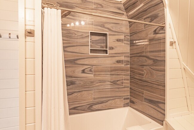Building Photo - 22814 Verano Dr