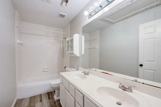 Building Photo - 24302 Schivener House Ln