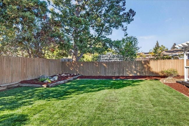 Building Photo - 18732 Afton Ave