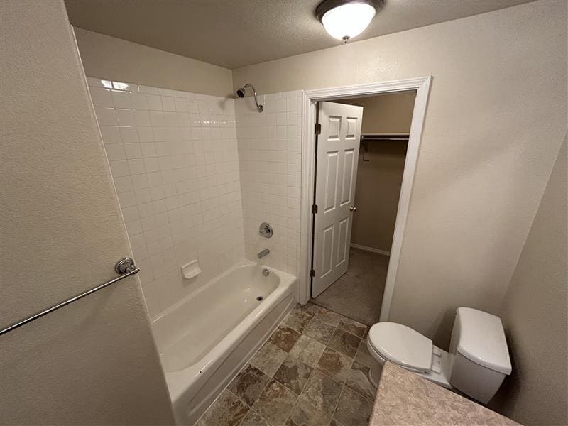 Primary bathroom - 3011 Mandalay Grv