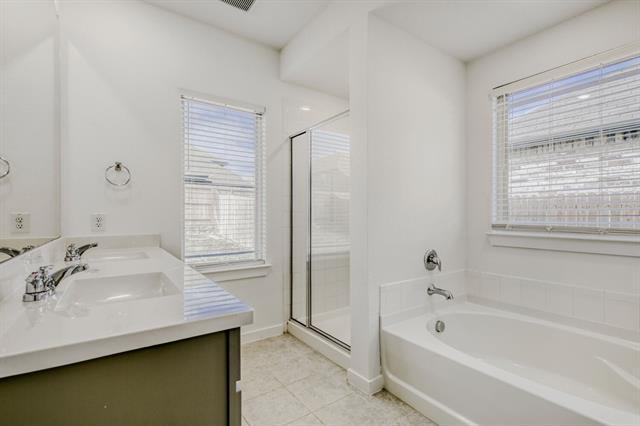 Building Photo - 3947 Rochelle Ln