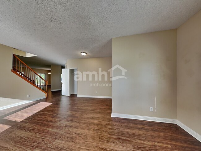 Building Photo - 6737 Amber Springs Way