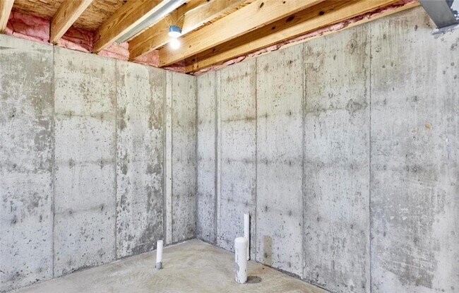 Building Photo - 403 Andrew Joseph Dr
