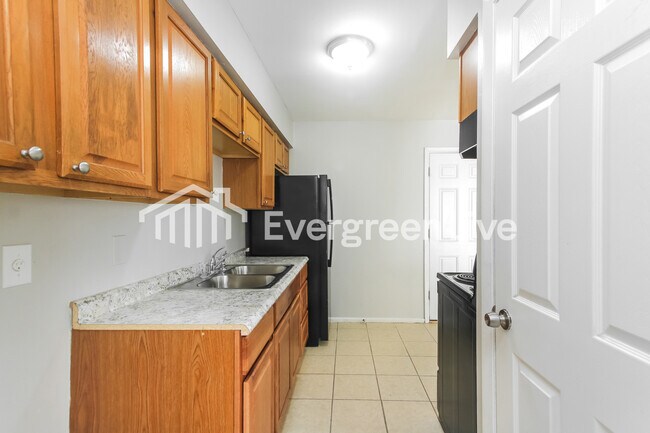 Building Photo - 8426 Montery Rd