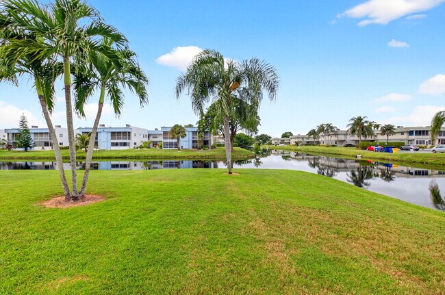 Building Photo - 359 Saxony Trail