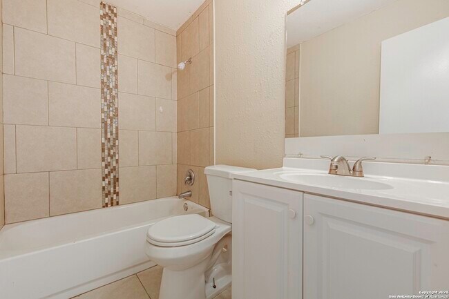 Building Photo - 4111 Sunrise Terrace Dr