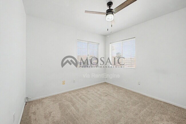 Building Photo - 820 N Granada Dr