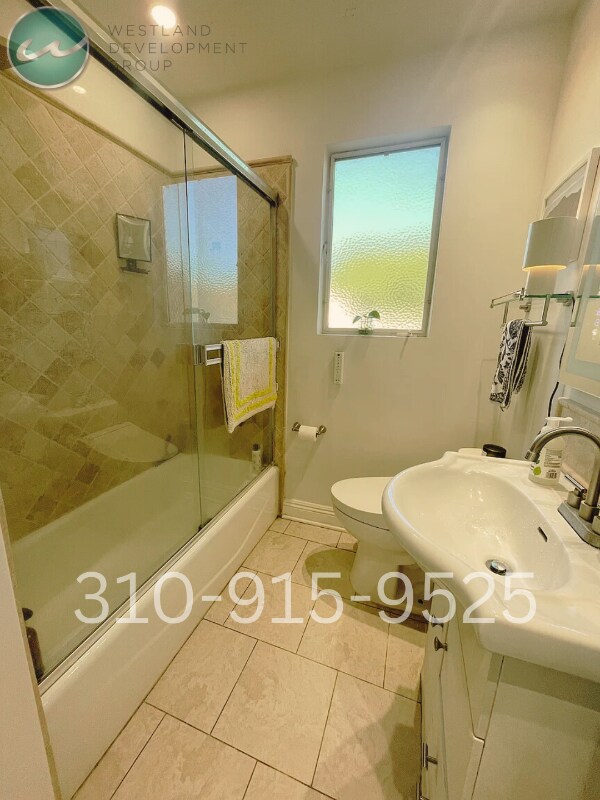 Building Photo - 3178 S Barrington Ave