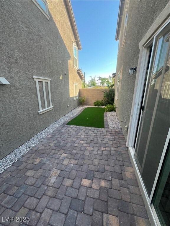 Building Photo - 2468 Bellinzona Pl