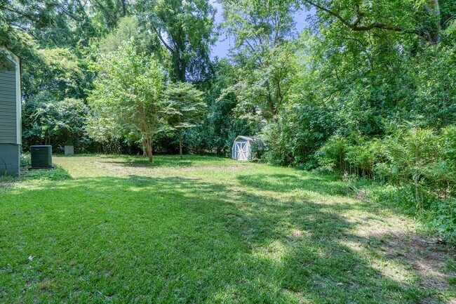 Building Photo - 6040 Airway Ln