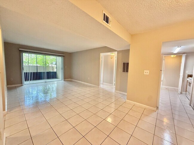 Building Photo - 6104 Curry Ford Rd