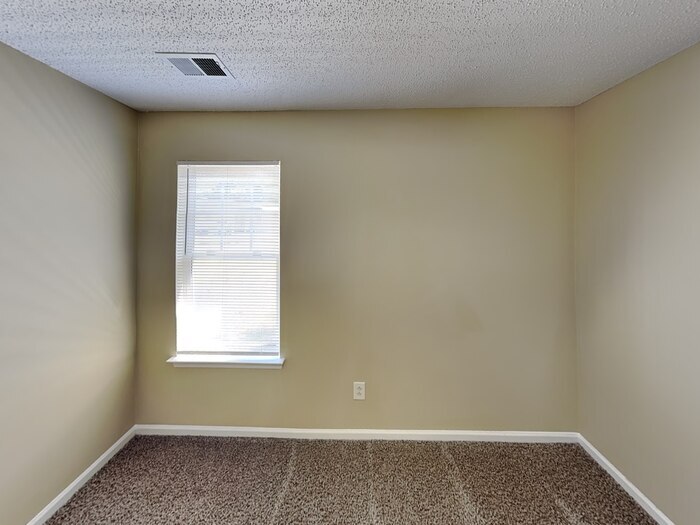 Building Photo - 1216 Bicycle Ct