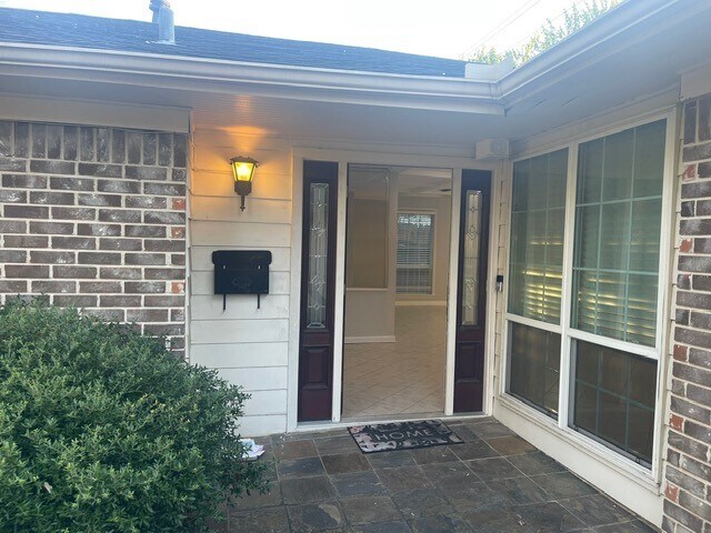 Building Photo - 1006 Walnut Bend Ln