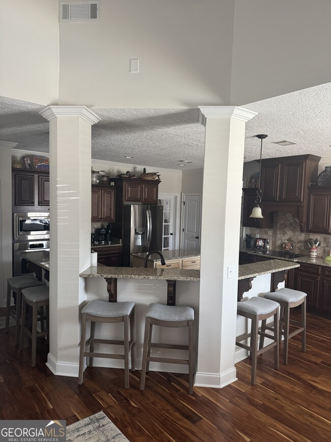 Building Photo - 305 Taylor Elaine Dr