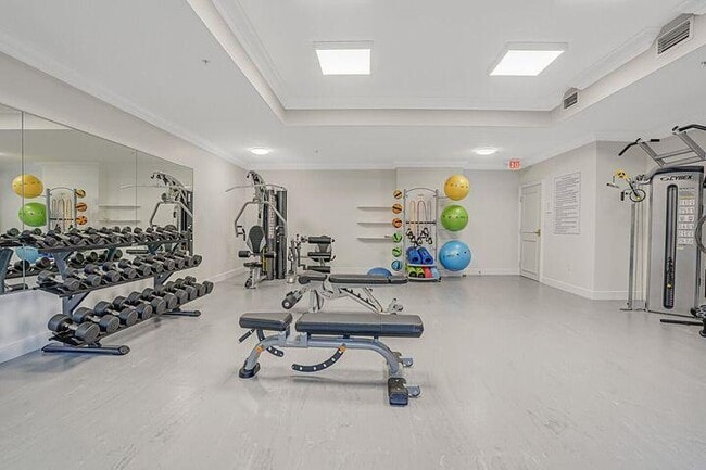 Building Photo - 5150 N Ocean Dr