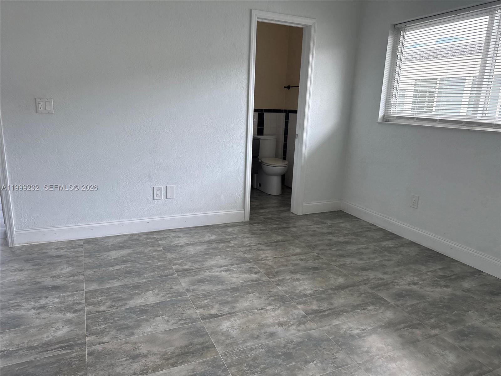 Building Photo - 3681 NE 170th St