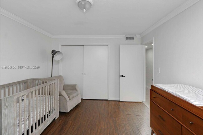 Building Photo - 9394 SW 77th Ave