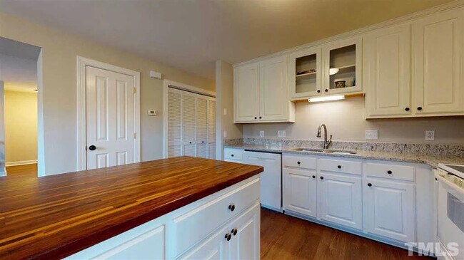 Building Photo - 329 Glen Echo Ln