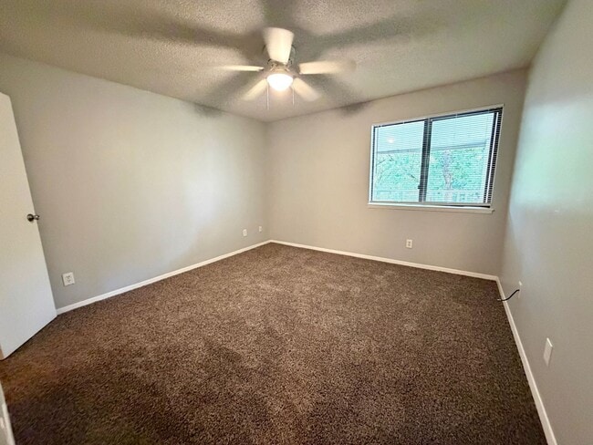 Building Photo - 908 S Walden Way