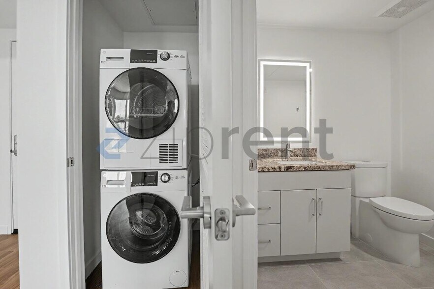 Building Photo - Unit 310