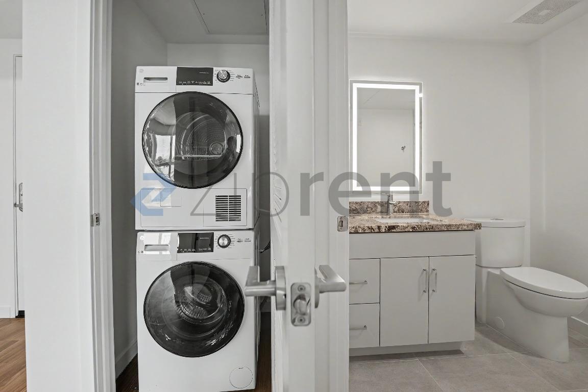 Building Photo - Unit 310
