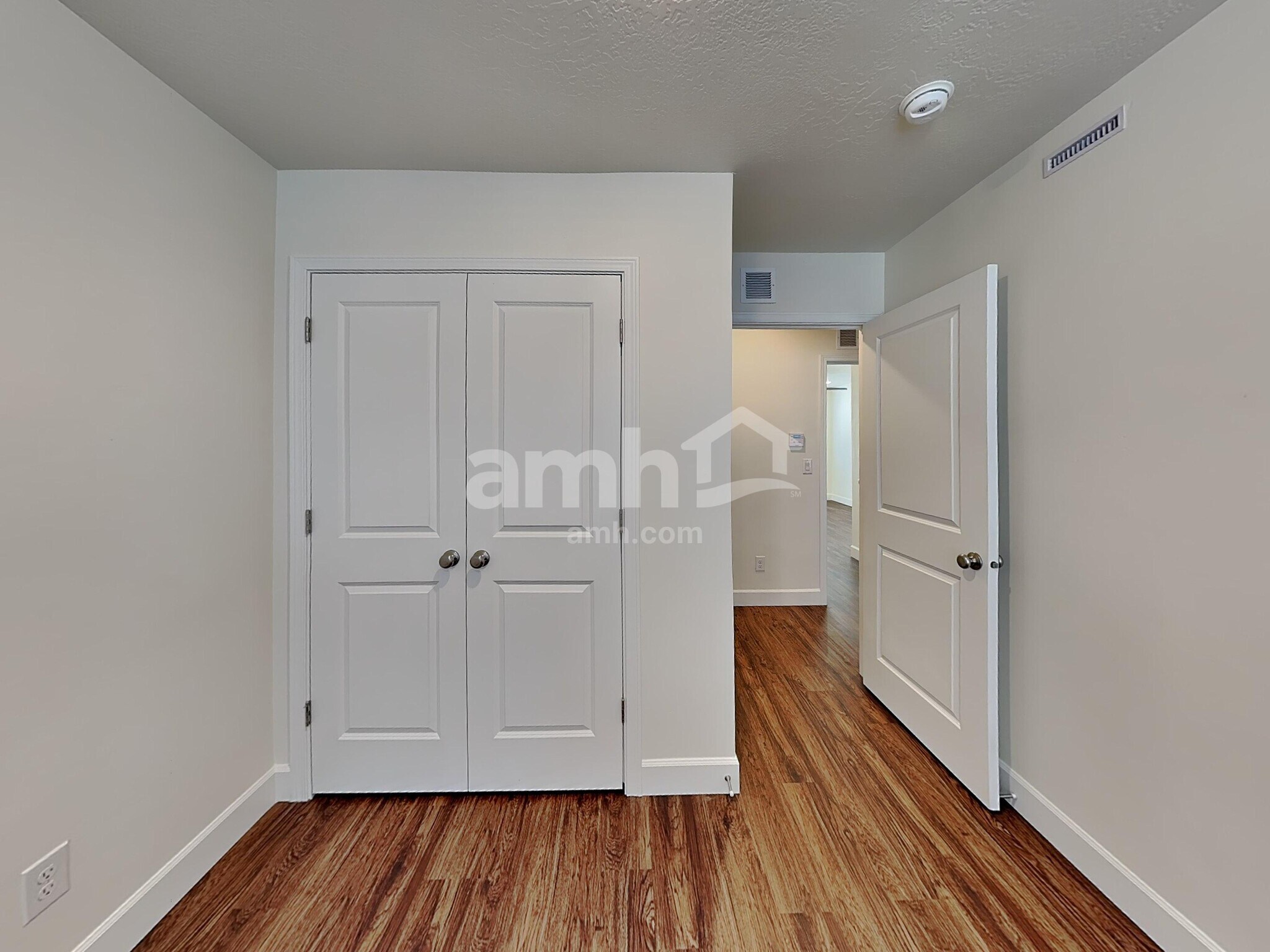 Building Photo - 6018 W South Jordan Pky