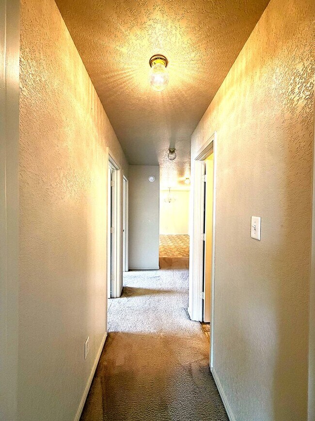 Building Photo - 5208 Lauren Lea Dr