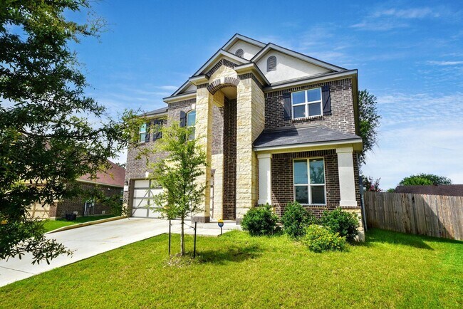 Building Photo - Beautiful 3-Bedroom Home with Flex Space i...
