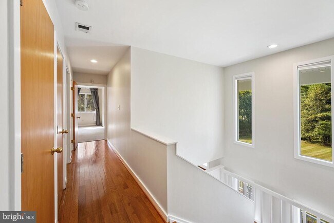 Building Photo - 445 Springvale Rd