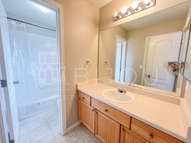 Building Photo - Fountain/Fort Carson Home