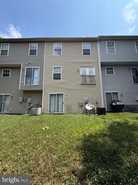 Building Photo - 9903 Cranapple Ct