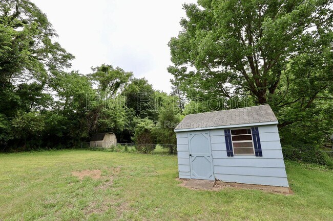 Building Photo - 5913 Osoge Rd