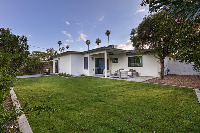 Building Photo - 4235 N 35th Way