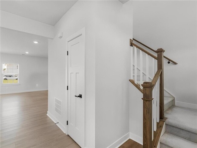 Building Photo - 301 Meuse Ln
