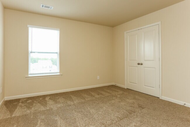 Building Photo - 3343 Clawing Hawk Way